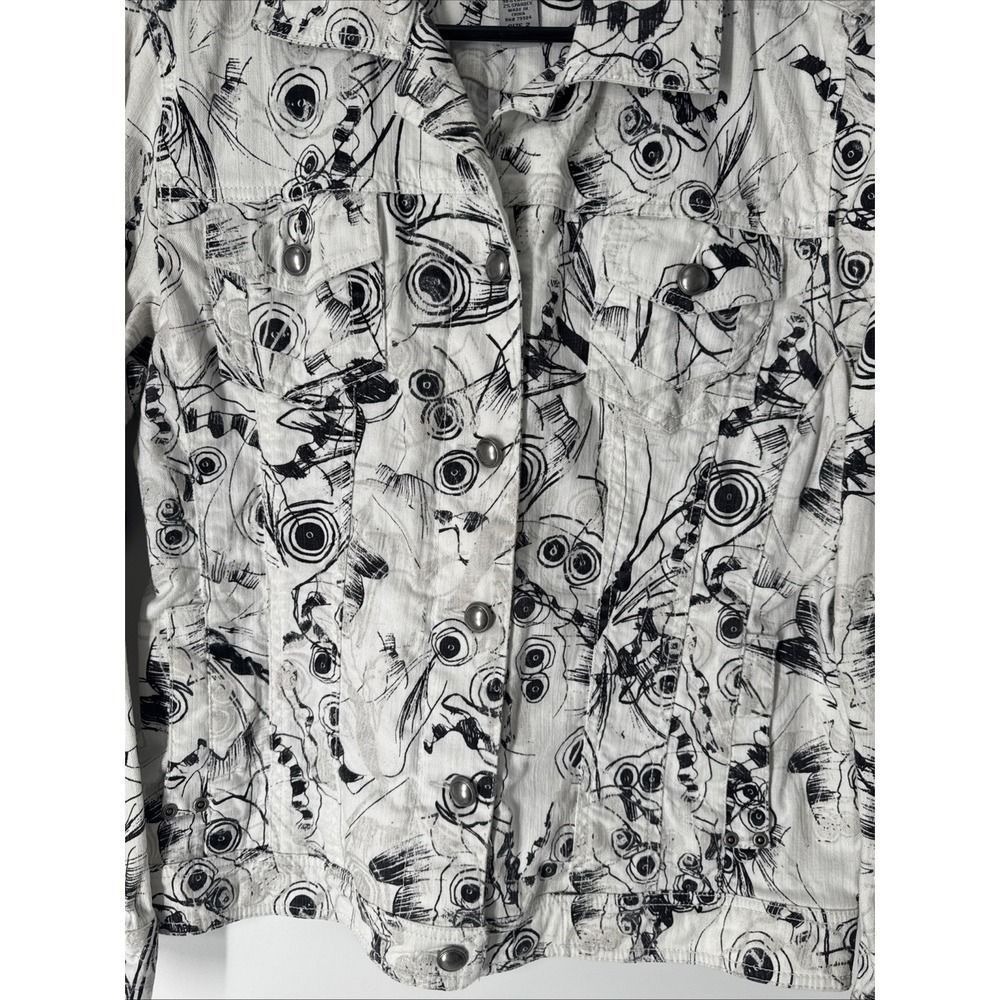 Chico's Platinum Denim Jacket Women's 2 Black White Abstract Print Trucker - Picture 4 of 7